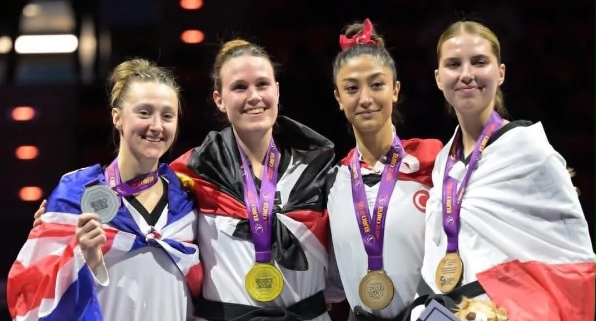 Dagmara Haremza na podium Mistrzostw Europy. 