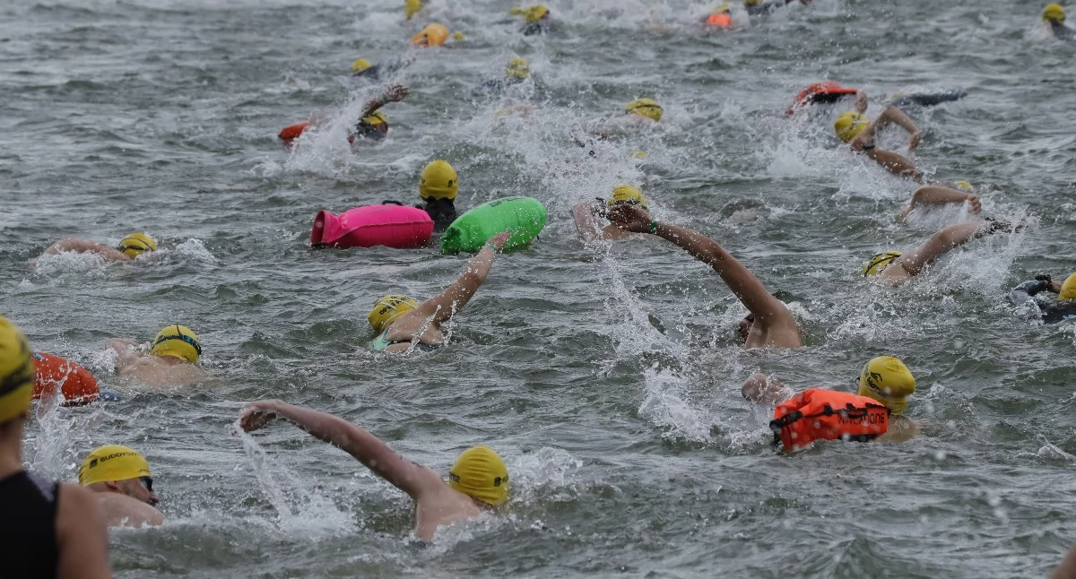 Blisko 300 śmiałków zmierzyło się z żywiołem podczas Open Water Lusowo 2026