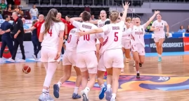 Polki w ćwierćfinale ME U20. Radość poznańskich koszykarek i poznańskich trenerów kadry