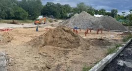 Na poznańskich Ratajach trwa budowa Centrum Sportów Plażowych 