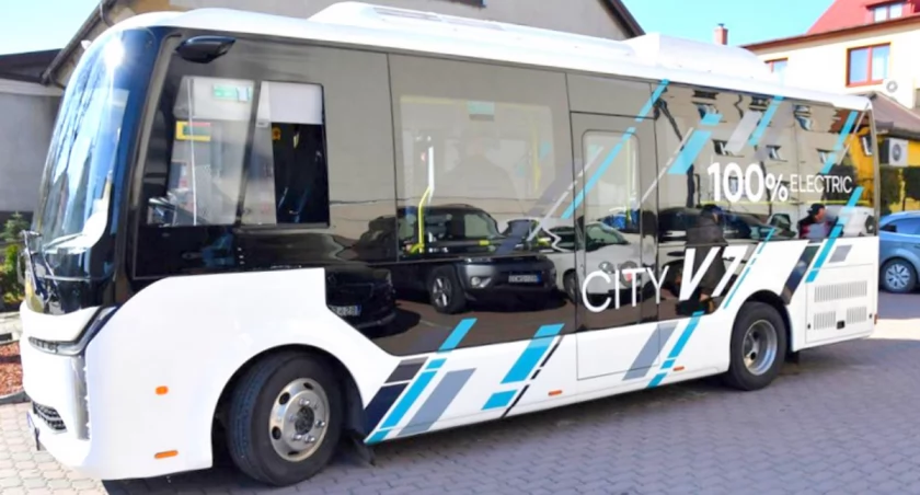 Czy będzie autobus na dworzec PKP? 