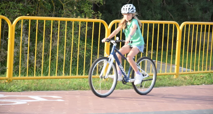 Kaski obowiązkowe, apteczka (jeszcze) nie