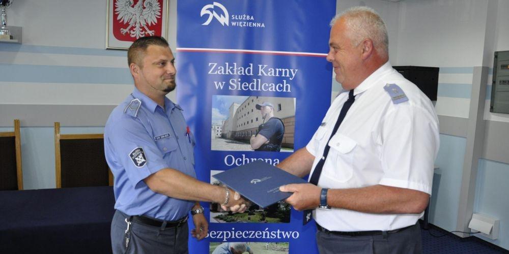 Na urlopie, ale zawsze na służbie