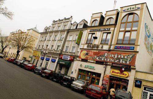 Co się stanie z DEKADENCYJĄ?

