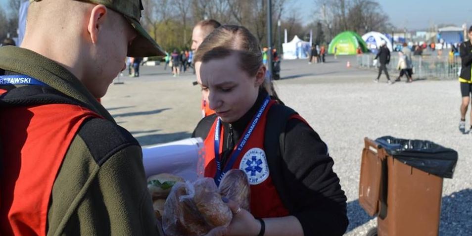 Siedleccy harcerze wsparli biegaczy