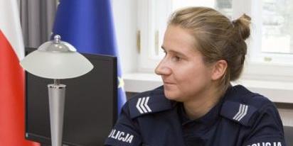 Pojechała do Francji