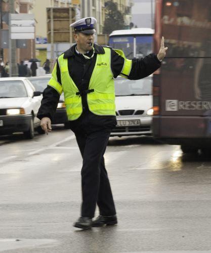 Policjant zamiast świateł
