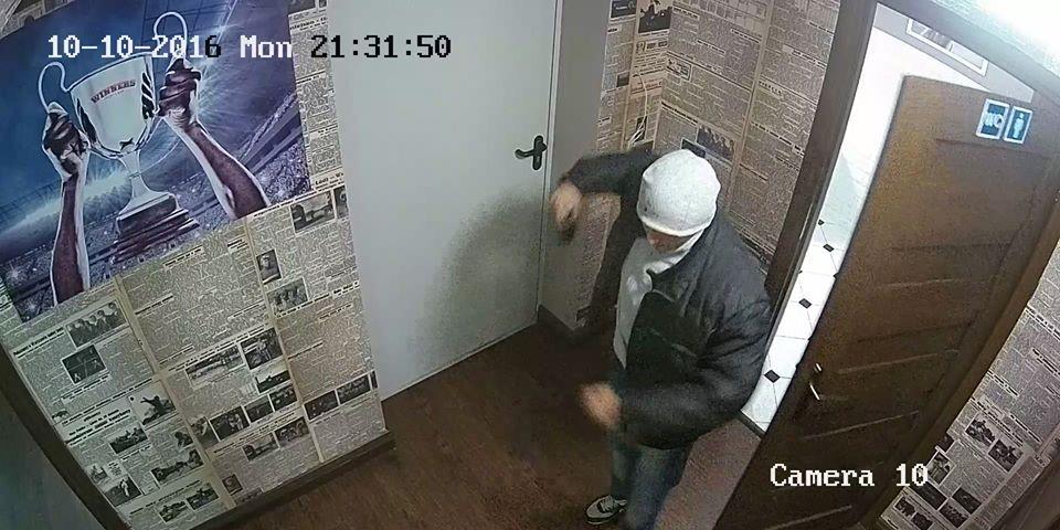 Kwas masłowy rozlany w barze
