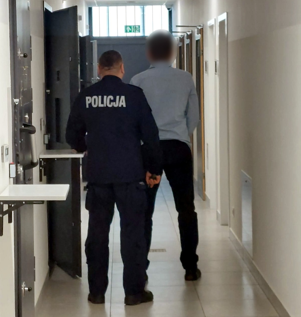Policjanci z Mińska Mazowieckiego „zepsuli” 41-latkowi powrót do Polski