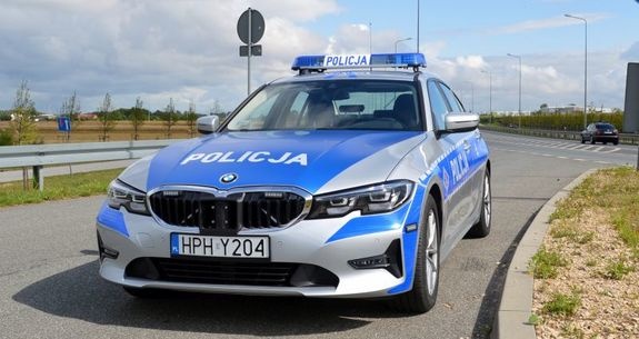 18-latek driftował na rondzie. Prawo jazdy stracił kilka miesięcy wcześniej za jazdę po alkoholu