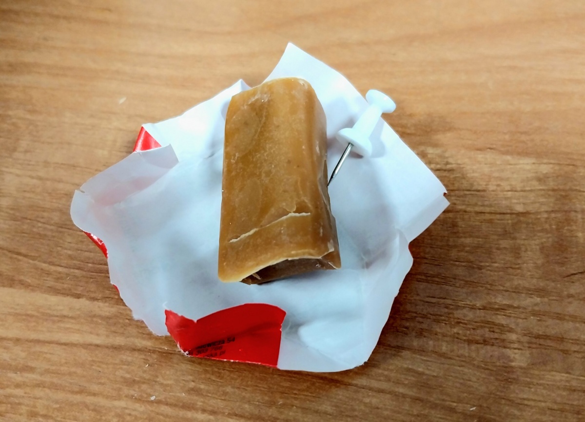 Sokołów Podlaski: 10-latka dała koledze cukierek z pinezką