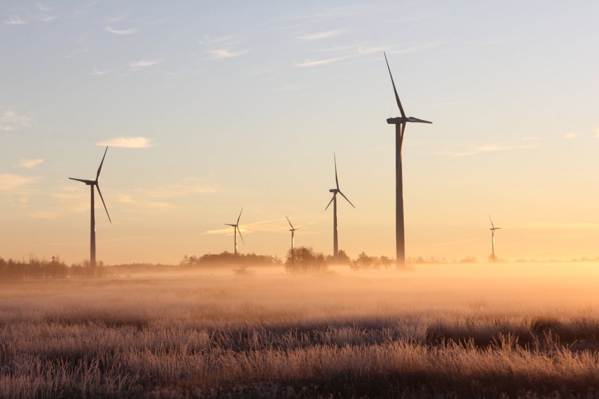 Energia wodna i wiatrowa – wady i zalety