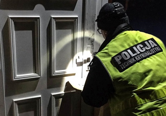 34-latek i jego wspólniczka włamywali się do domów. Grozi im 10 lat więzienia