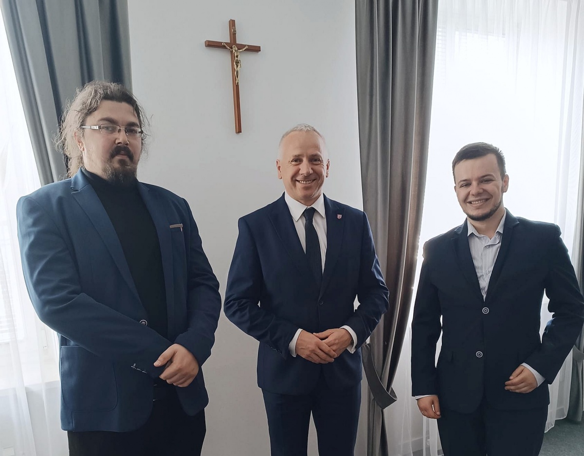 Siedlce: do gabinetu prezydenta miasta powrócił krzyż
