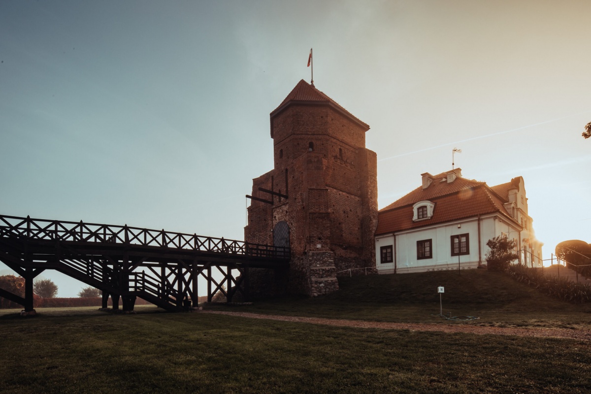 Liw. Na spotkanie z Żółtą Damą