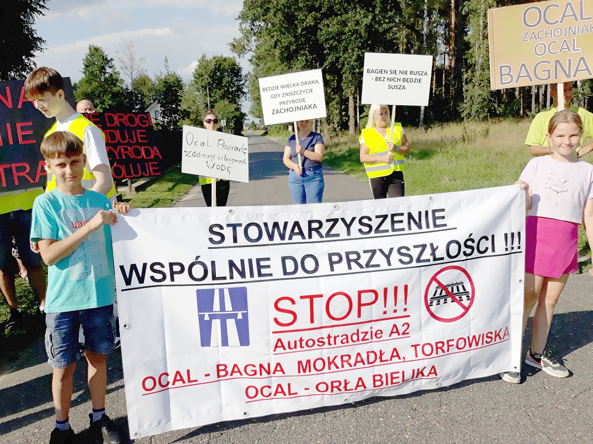 -Budowa autostrady sprawiła, że zostaliśmy niemal odcięci od świata - mówi mieszkanka Zachojniaka