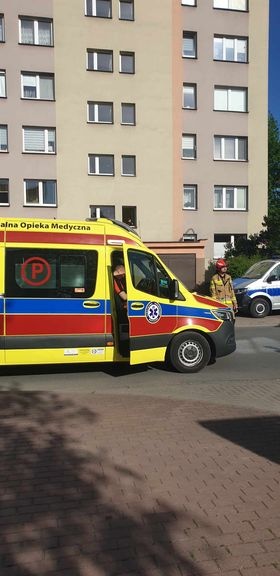 Młody mężczyzna wypadł z 11. piętra