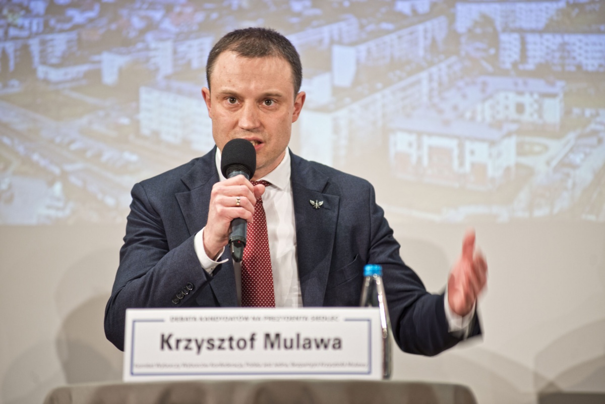 -Dlaczego bronienie kobiet ma nam zaszkodzić w kampanii - dziwi się Krzysztof Mulawa