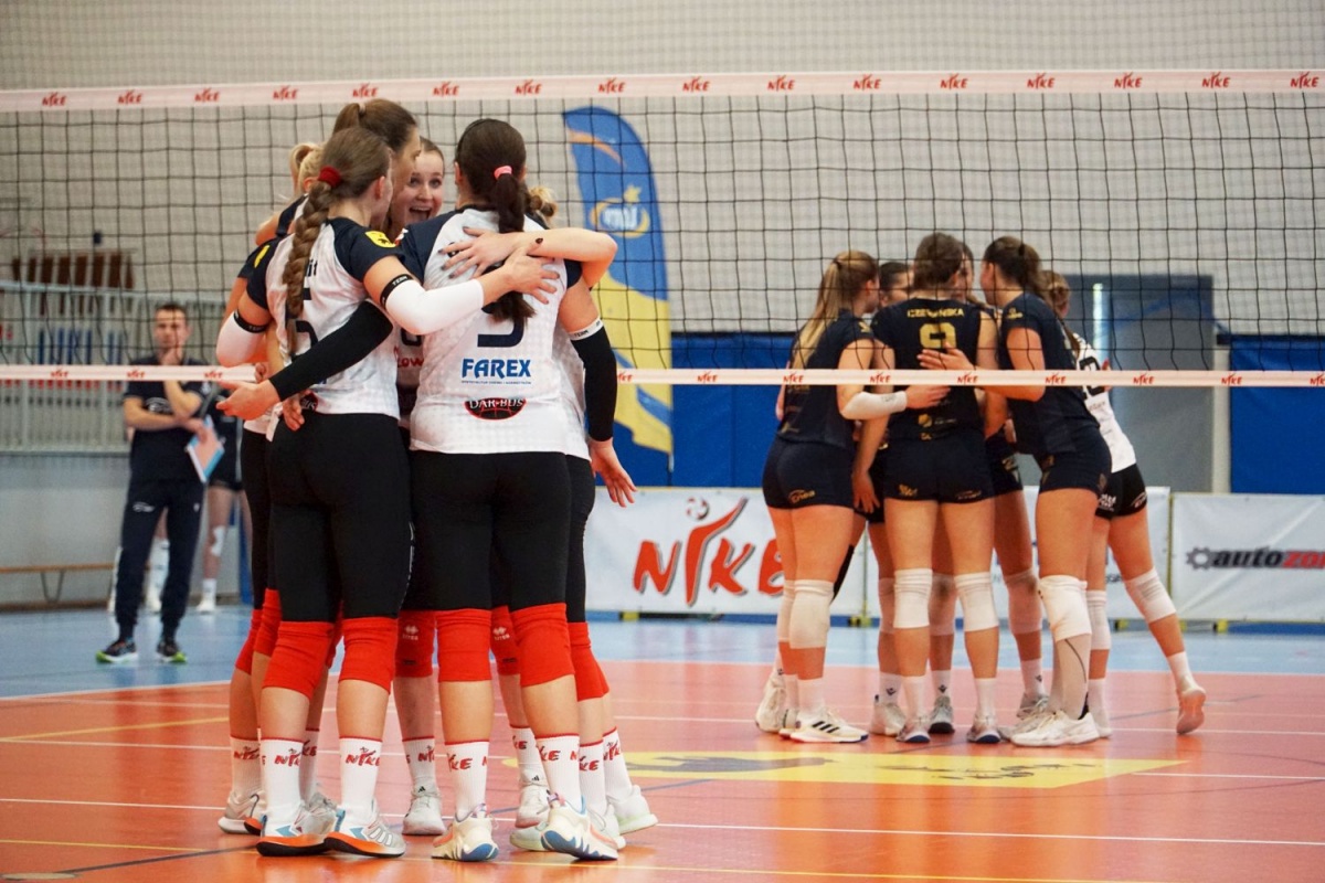 Nike wygrywa i czeka na play-off
