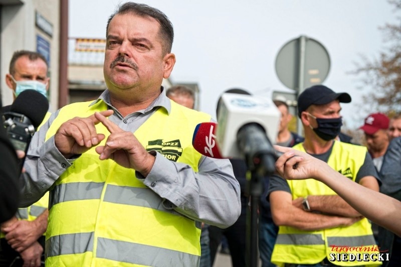 -Czuję się zagrożony, bo to otwarte groźby pozbawienia mnie życia mówi szef rolniczych związków zawodowych, Sławomir Izdebski.