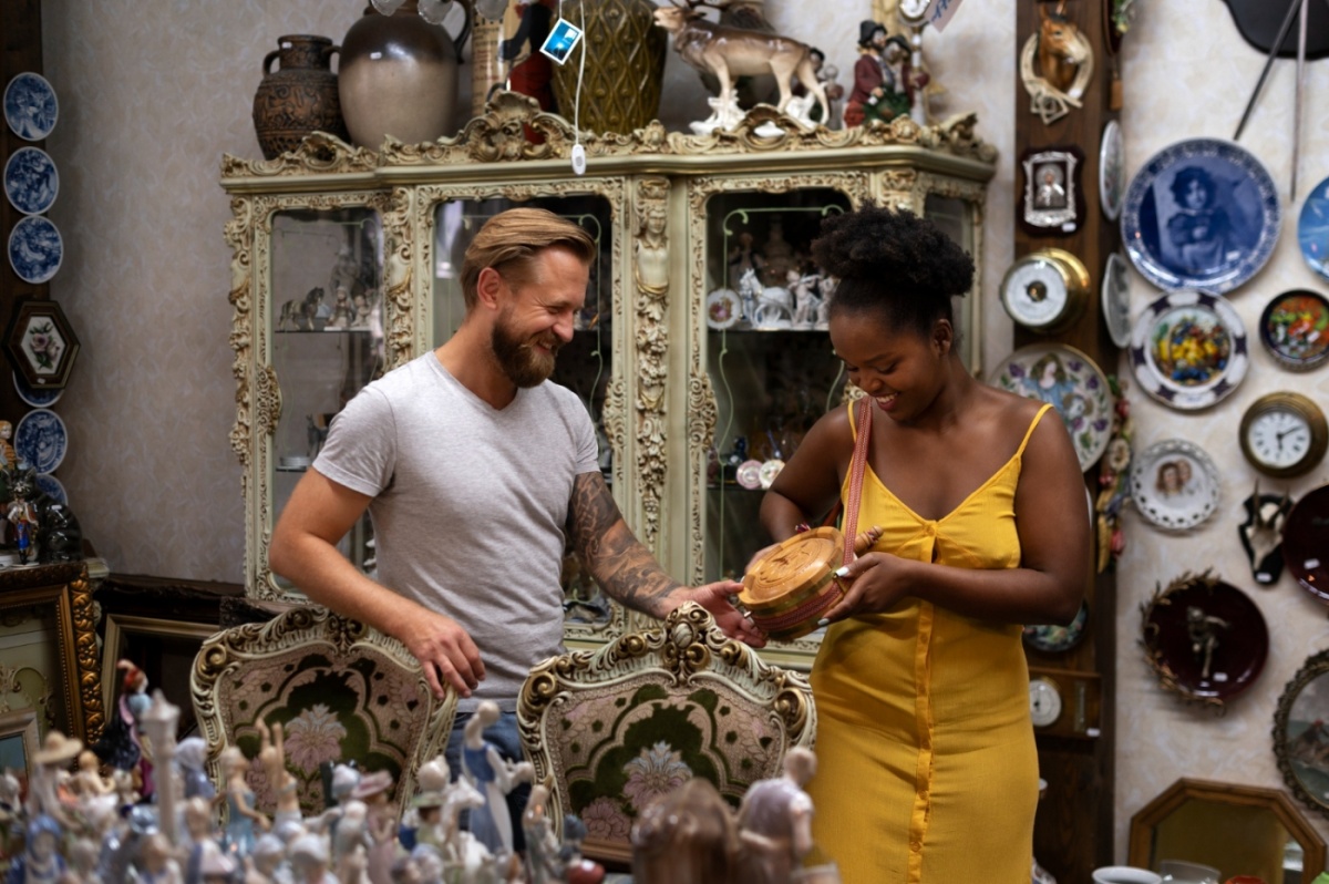 Antyki w Warszawie: vintage shopping, który pokochasz!