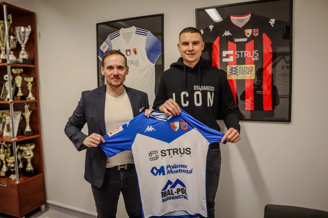 Tomasz Walczak w Pogoni Siedlce. Ma wzmocnić siłę ataku biało-niebieskich