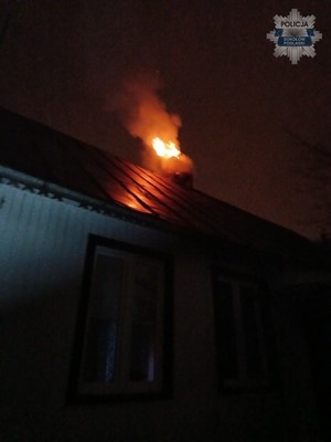 Policjanci uratowali 75-letnią kobietę