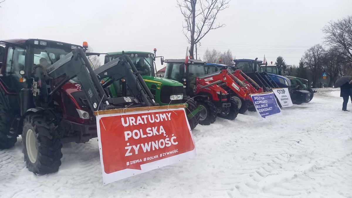 Protest rolników Trzebucza - Kałuszyn - Ryczołek. Traktory zaraz wyruszą  w trasę