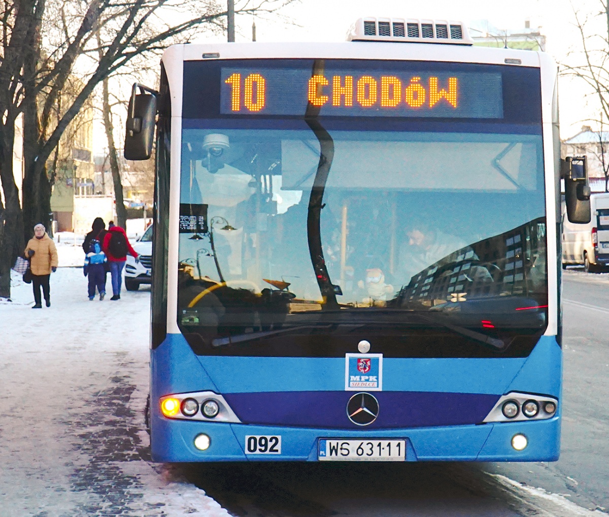 Nie ma pańskiego autobusu...i co pan nam zrobi?