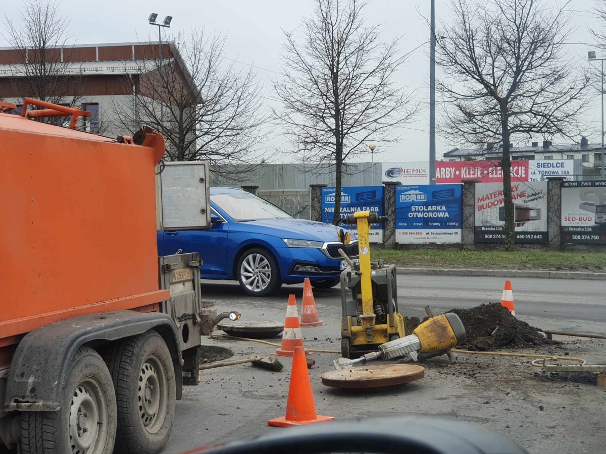 Roboty drogowe - utrudnienia na skrzyżowaniu ulic Budowlanej i Buczyńskiej