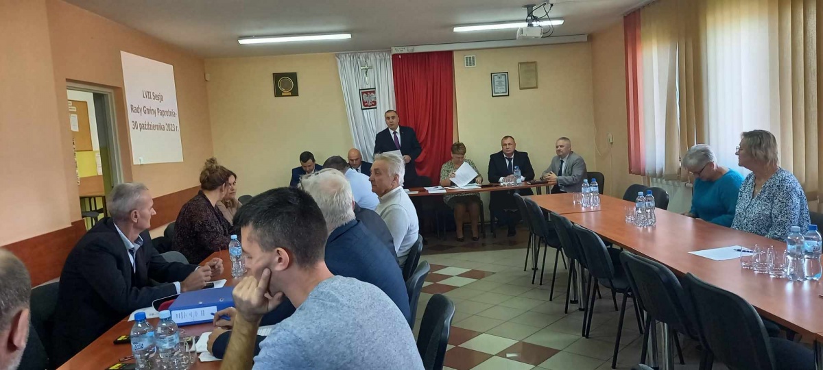 Radni gminy Paprotnia na razie zgodni