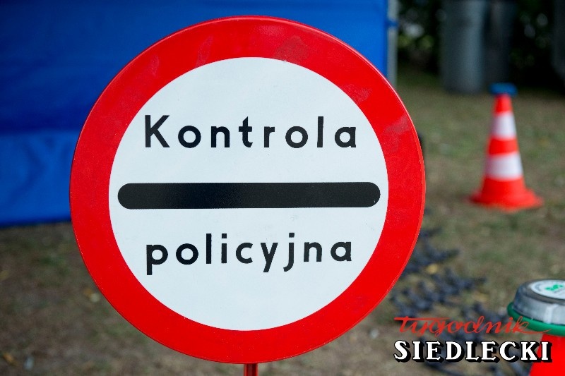 Kierowca z aktywnym zakazem, pasażer poszukiwany