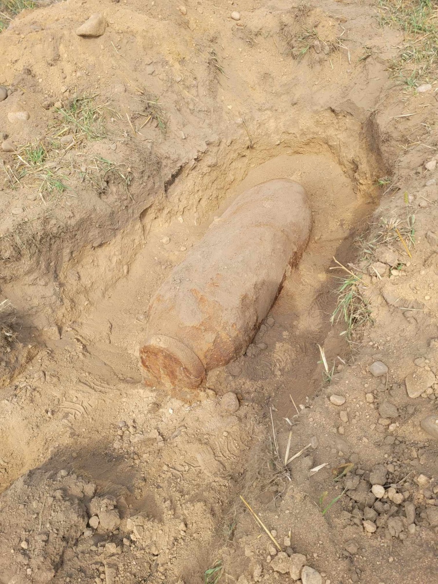 Niewybuch o wadze 250 kg na polu