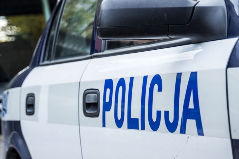 Uszkodził samochód, groził pobiciem, znieważył interweniujących policjantów...
