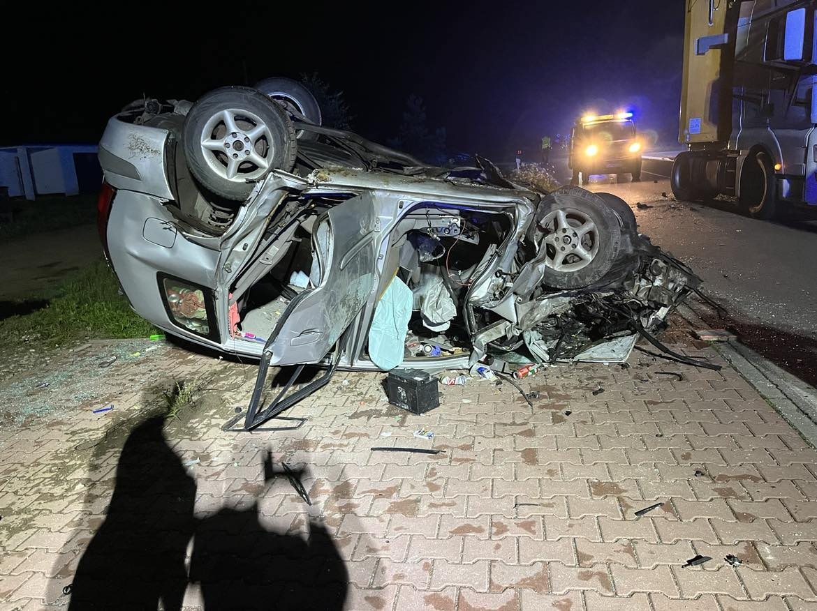 Najechał na tył ciągnika i dachował. Był nietrzeźwy