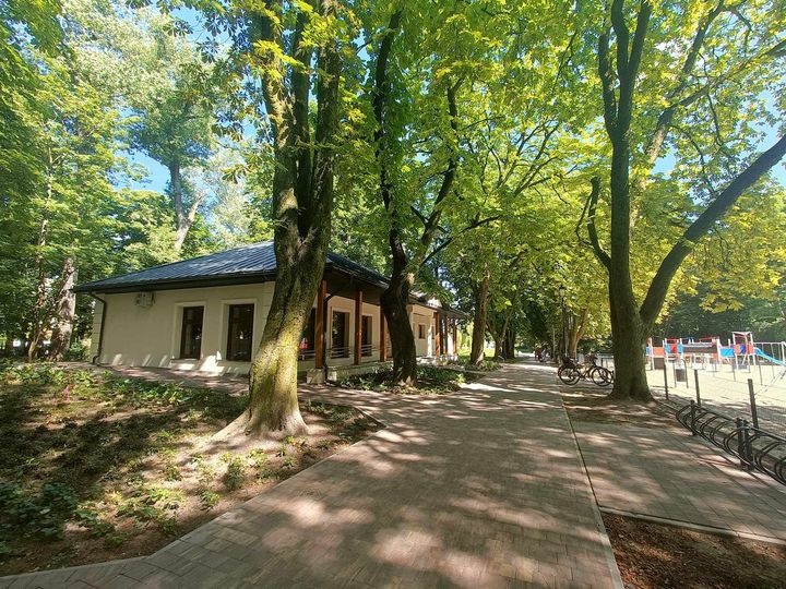 Wydłużone godziny otwarcia sali zabaw w siedleckim parku