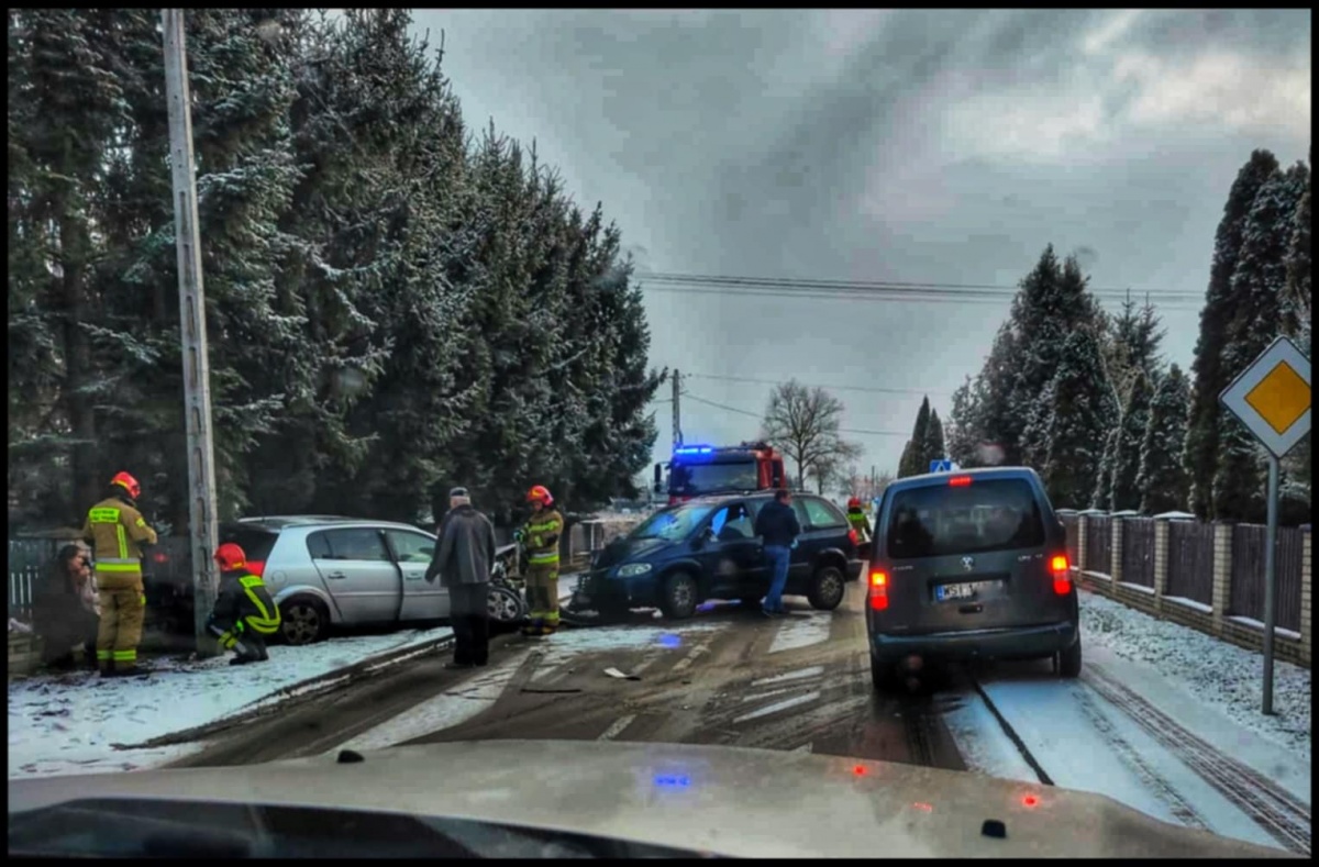 Nieprzejezdne drogi w Strzale i Biardach