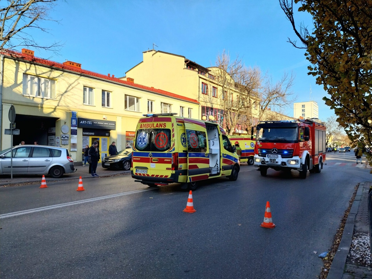Potrącenie kobiety na ul. Piłsudskiego. Nie udało się uratować życia kobiety (aktualizacja)