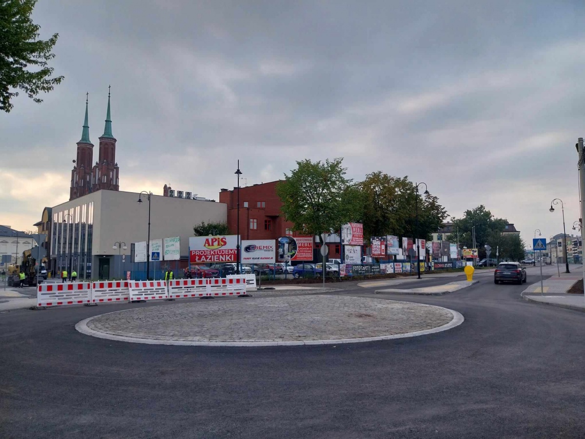 Nowe rondo w Siedlcach już przejezdne (zdjęcia, film)