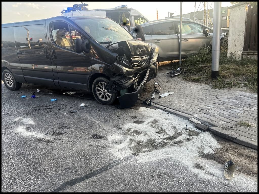 Zderzenie w Opolu. Pasażer był poszukiwany