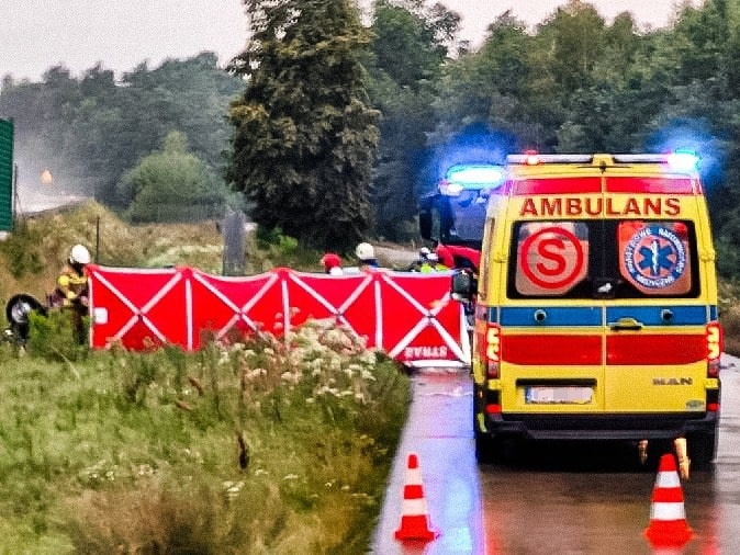 Zginął kierujący fiatem. Zderzenie na S17