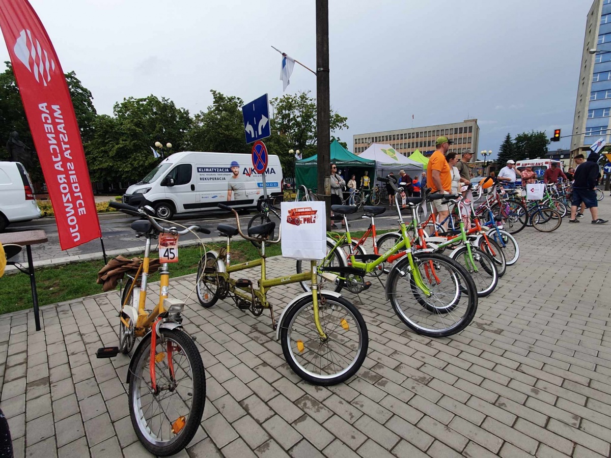 Do Siedlec przyjechali kolekcjonerzy i miłośnicy starych rowerów
