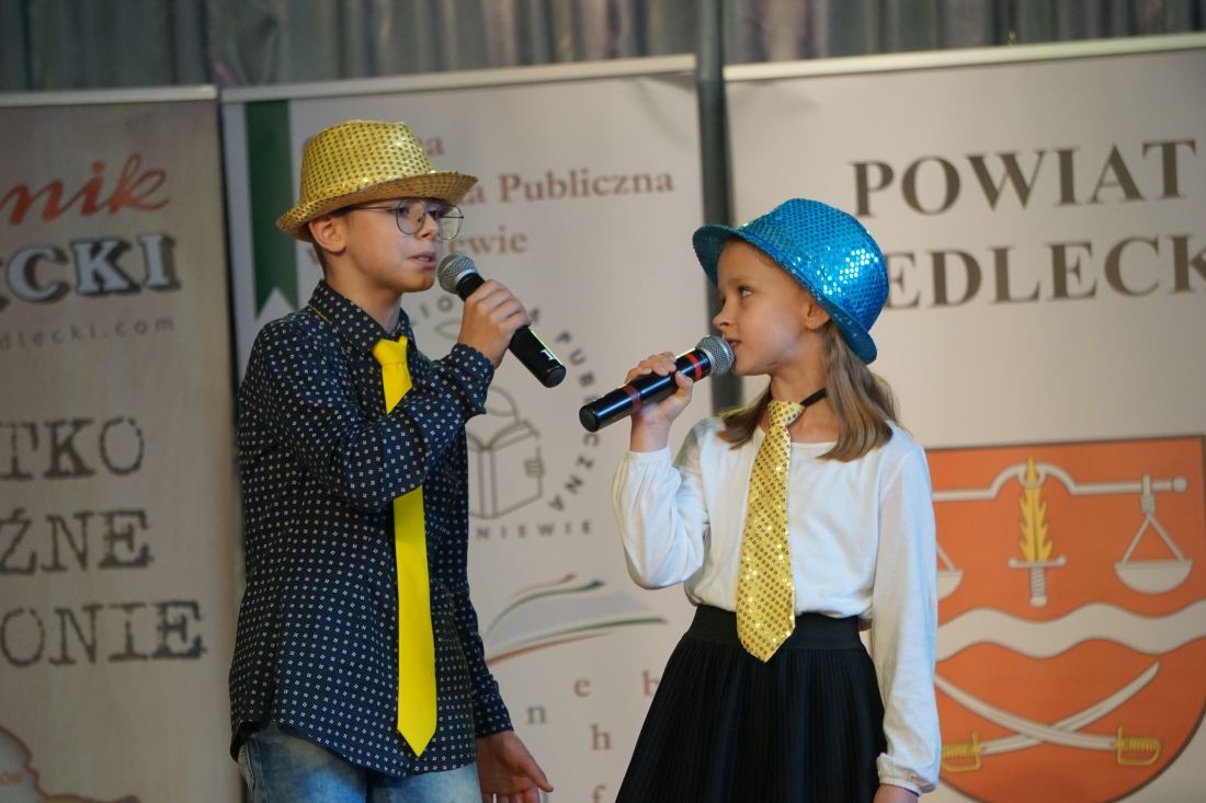 Młodzi śpiewali piosenki swoich rodziców