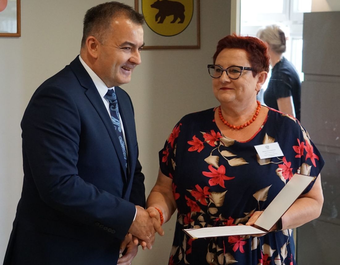Węgrów: Radni i burmistrz złożyli ślubowanie