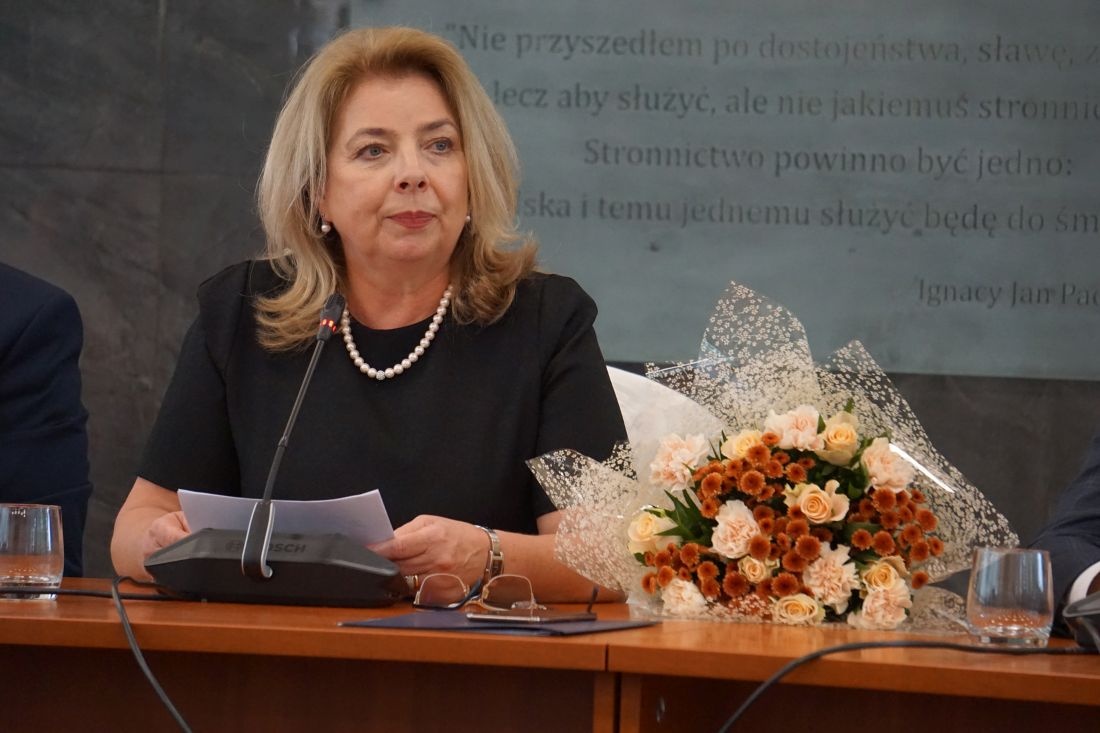 Powiat węgrowski: Nowy przewodniczący i stary zarząd, po retuszu