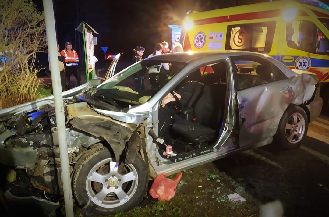 Zderzenie dwóch samochodów osobowych w Woli Polskiej