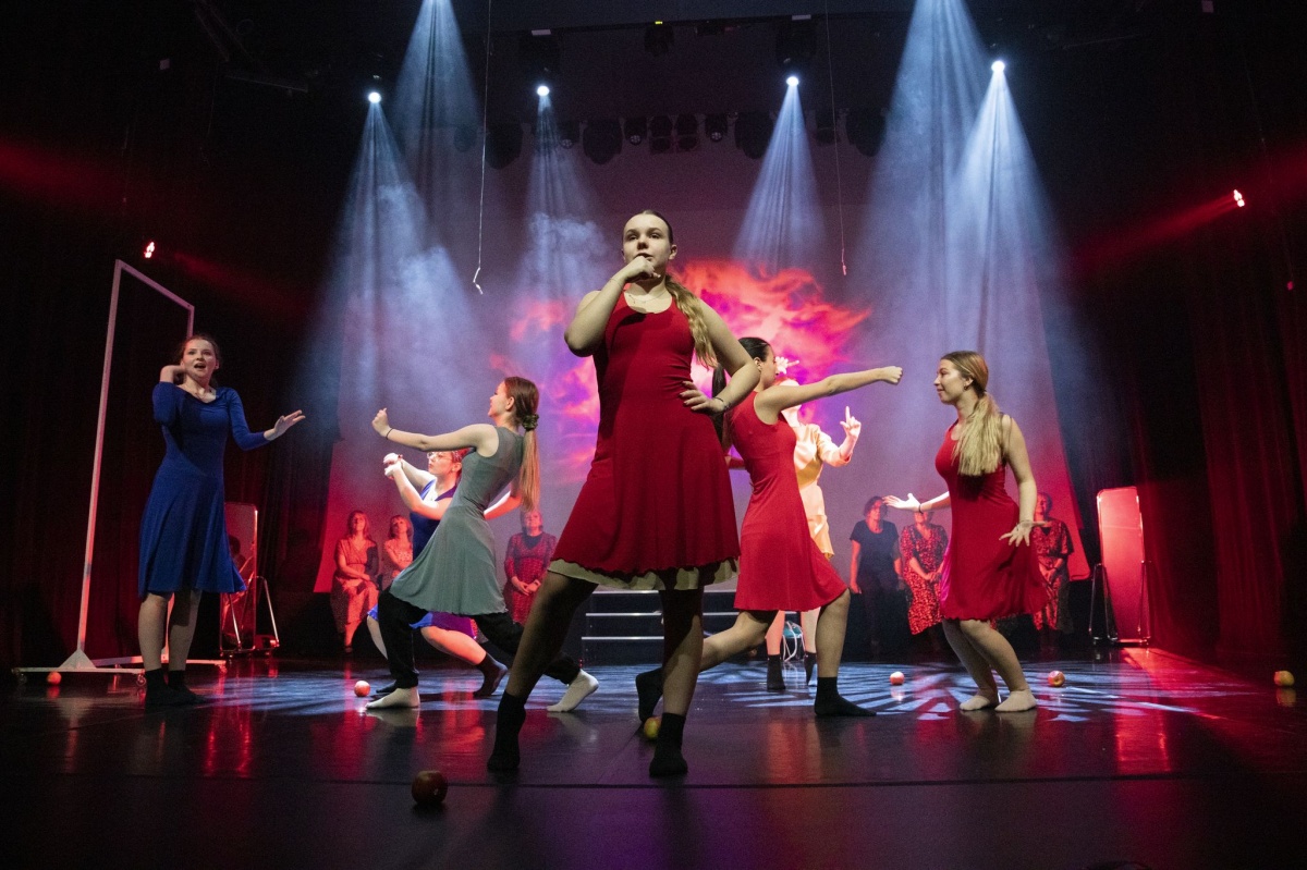Gdzie jesteś… Ewo? Spektakl Alternatywnego Teatru Tańca LUZ
