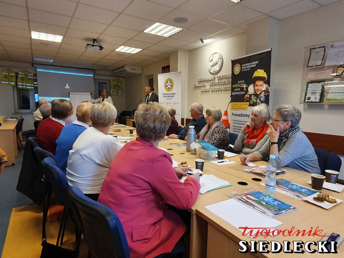 Seniorzy zdawali egzamin na prawo jazdy