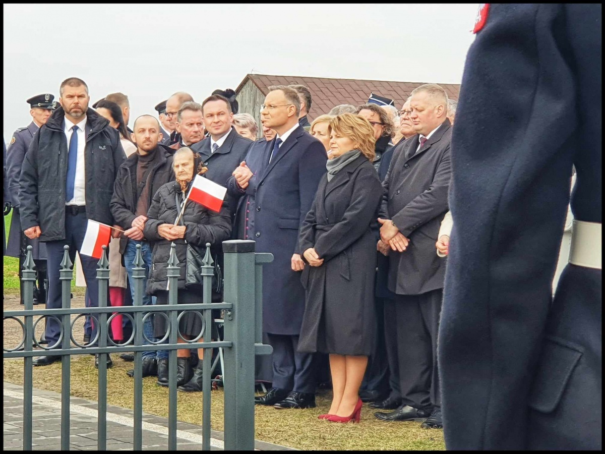 Prezydent Andrzej Duda oddaje hołd poległym w Wanatach