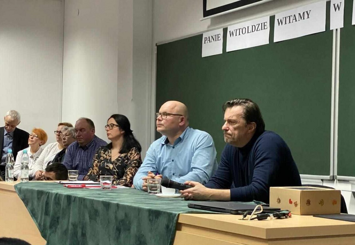 Nie możemy dać odpolaczyć naszych dzieci - powiedział dziennikarz Witold Gadowski podczas spotkania w Siedlcach